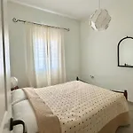 Demetra Waterfront House-Authentic Syros, By Elefthia Syros Mégas Yialós-Nítes