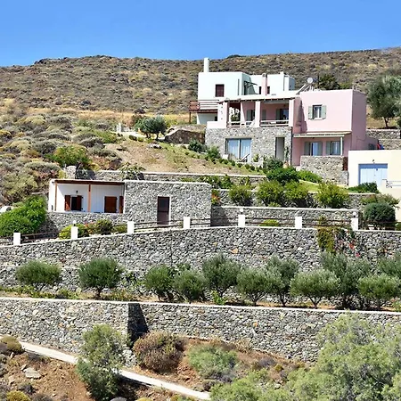 Demetra Waterfront House-Authentic Syros, By Elefthia Syros Semesterbostad