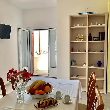 Demetra Waterfront House-authentic Syros, By Elefthia Syros 度假居 *