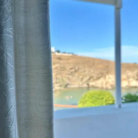 Demetra Waterfront House-Authentic Syros, By Elefthia Syros * Mégas Yialós-Nítes