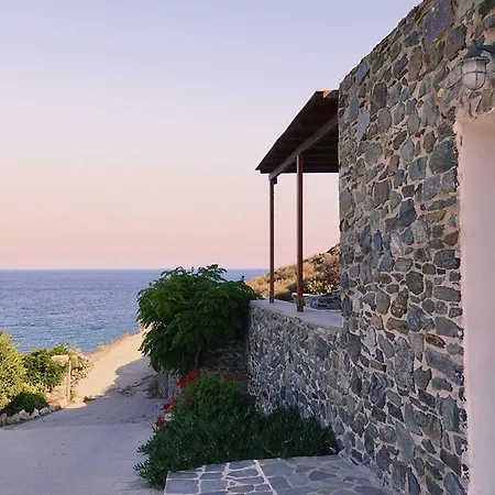 Demetra Waterfront House-authentic Syros, By Elefthia Syros