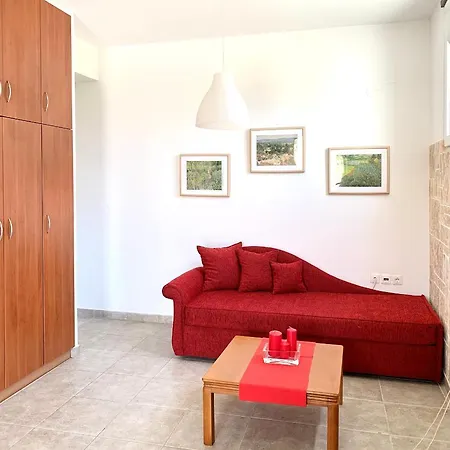 Demetra House *